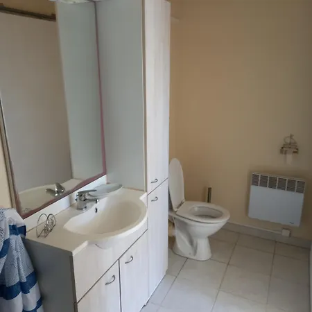60m2, 15km 2lits Parking Gratuit Appartement *