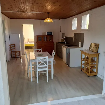 60m2, 15km 2lits Parking Gratuit *
